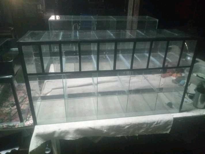 Caramelera con CIGARRERA HORIZONTAL de 75 x 40 x 20 cm a 2.300$